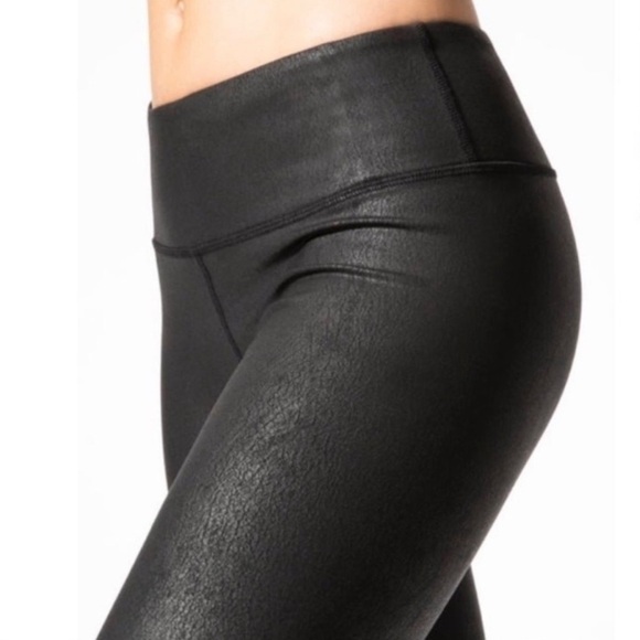 Alo Yoga High Waist Airbrush Legging Crackled Performance Leather Black XS - Picture 2 of 8